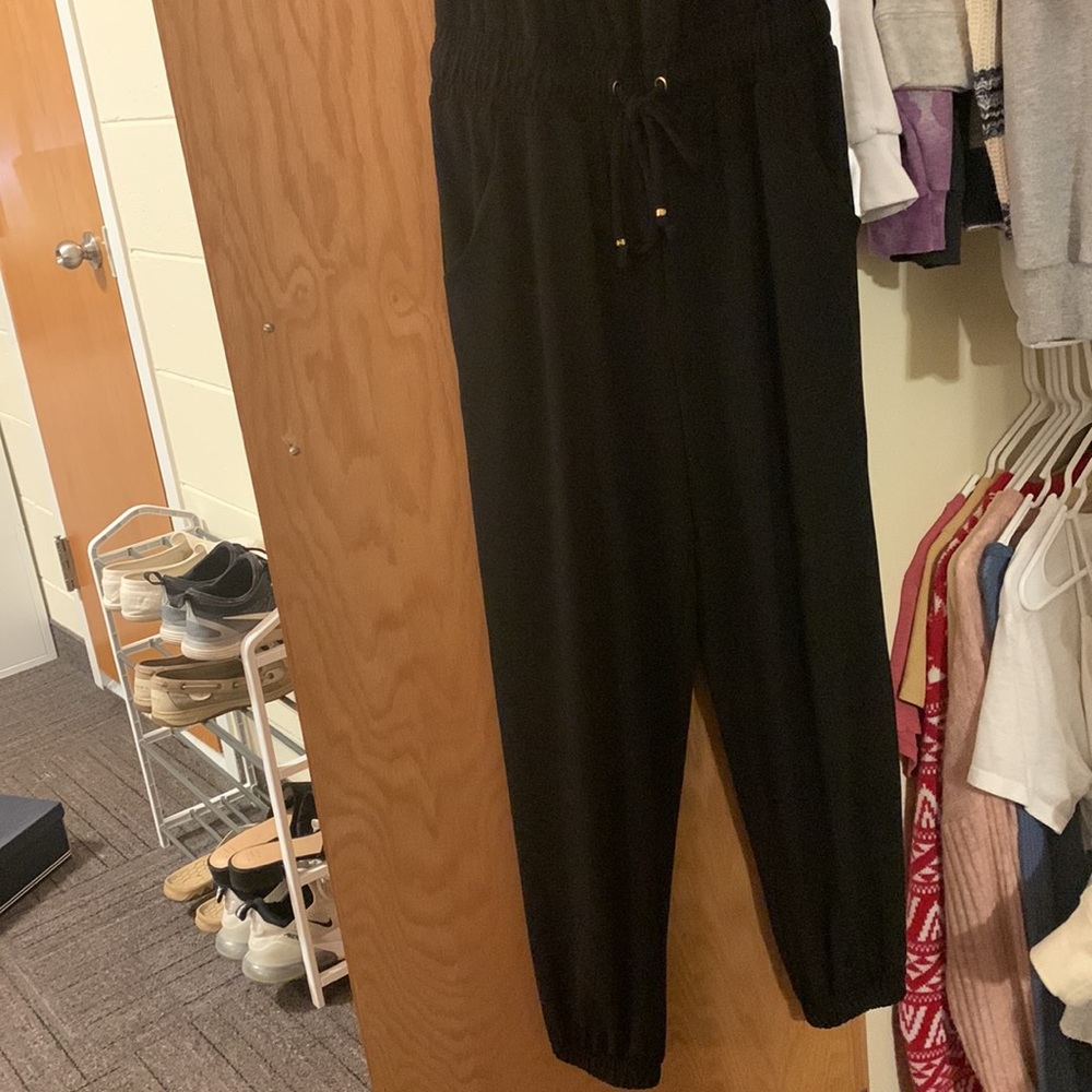 Guess jumpsuit - Picture 2 of 3